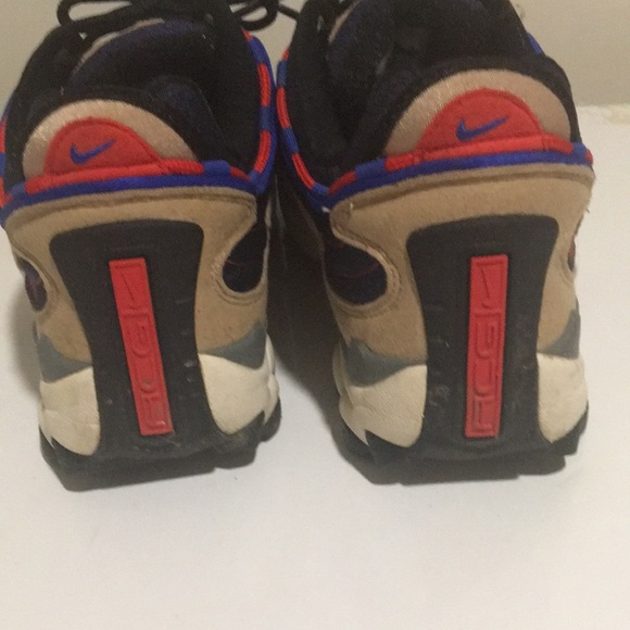 Sneakers - Picture 3 of 5